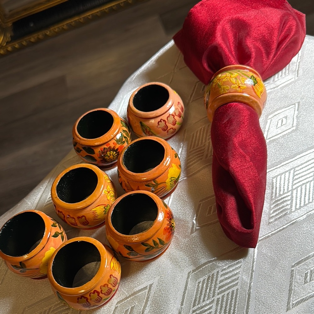 Hand-Painted Floral Napkin Rings Set